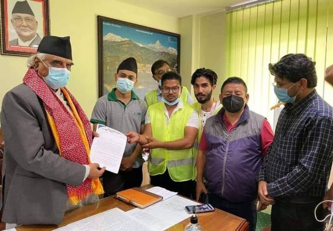 सांसद र मन्त्रीले सरकारी अस्पतालबाट स्वास्थ्य सेवा लिनुपर्छः हाम्रो परिवर्तन नेपाल