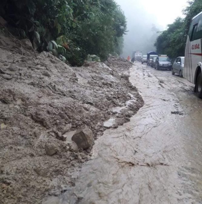 पहिरो पन्छाएपछि दाउन्नेमा एकतर्फी सवारी सञ्चालन
