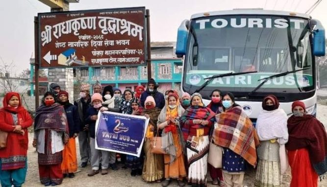 यात्री बसको स्थापना दिवसमा ज्येष्ठ नागरिकलाई तीर्थयात्रा