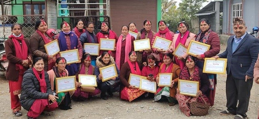 शिवमन्दिर महिला सहकारीको निर्वाचित कार्यसमितिलाई पद हस्तान्तरण