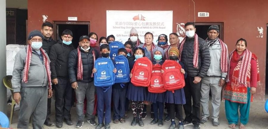 कावासोतिका तिन विद्यालयमा शैक्षिक सामाग्री वितरण