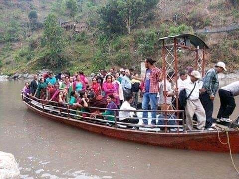 बर्खा लागेर बन्द रहेको स्टिवर सेवा कालीगण्डकी नदीमा पुनःसञ्चालनमा आयो