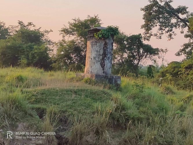 जीर्ण अवस्थामा कपिलवस्तुका सिमा स्तम्भ