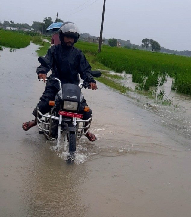 अविरल वर्षाका कारण जनजीवन कष्टकर बन्दै