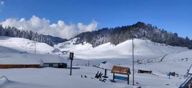 पर्यटकीयस्थल खप्तड क्षेत्रमा हिमपात
