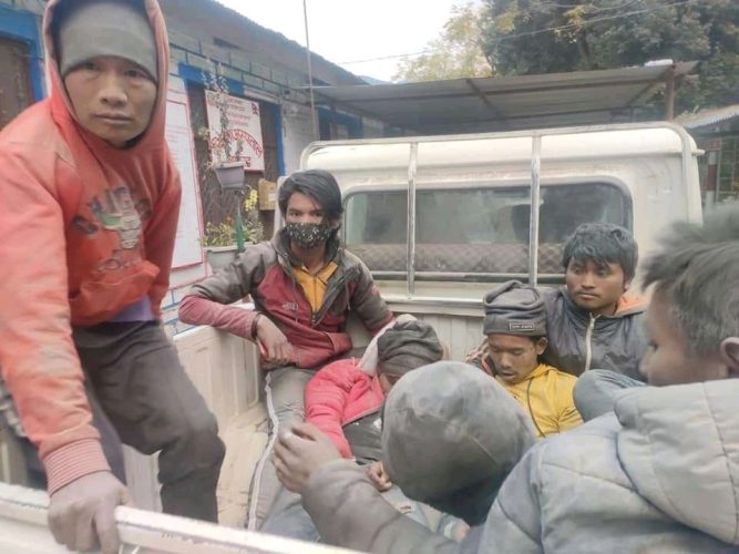 बझाङमा टिपर दुर्घटना हुँदा २ जनाको मृत्यु ,३ जना घइते