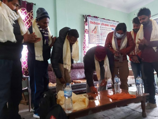 निवेदन लेखन तालिम पश्चिम् नवलपरासीको परासीमा सुरु