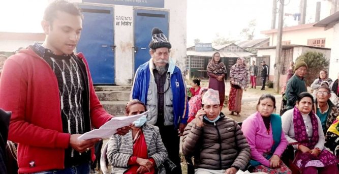 हुप्सेकोटका एक जना मृगौला रोगबाट पिडितलाई नगद सहयोग