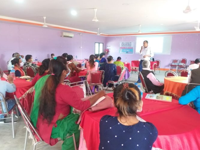 कोरोना रोकथामका लागि देवचुलीका विभिन्न टोलका प्रतिनिधिहरुलाई सचेतनामुलक तालिम