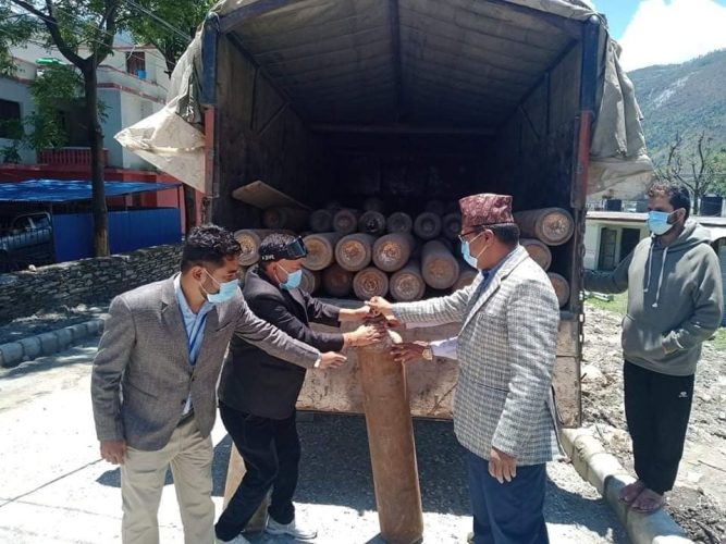 १४६ थान अक्सिजन बझाङ पुग्यो, सिडियाेले भने अक्सिजनकाे कमि हुदैन
