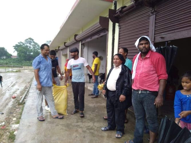 युवा सचेतना संस्थाद्वारा ७० घरधुरीमा राहत बितरण