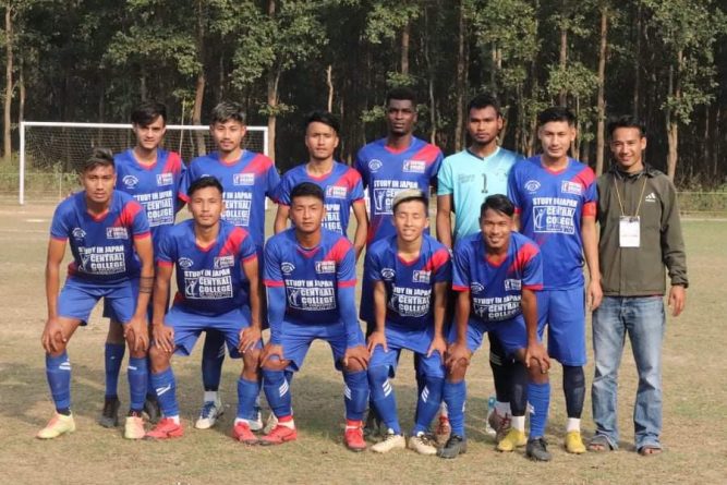 प्रथम सेन्ट जोसेफ कप फुटबल : सेन्ट्रल कलेज अठ्ठाइस विगाहाद्वारा दिग्दर्शन १-० ले पराजित
