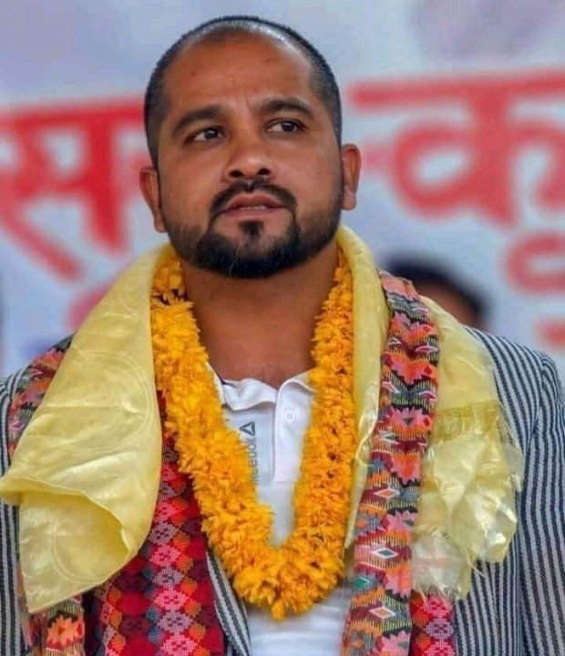 बझाङमा ऐन महरलाइ कालो झण्डा