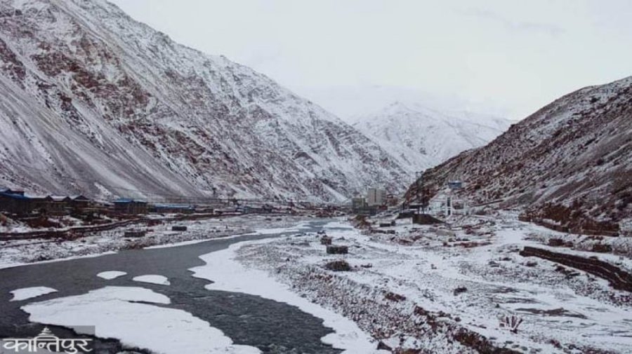 भारी हिमपातले हिल्सा नाका बन्द