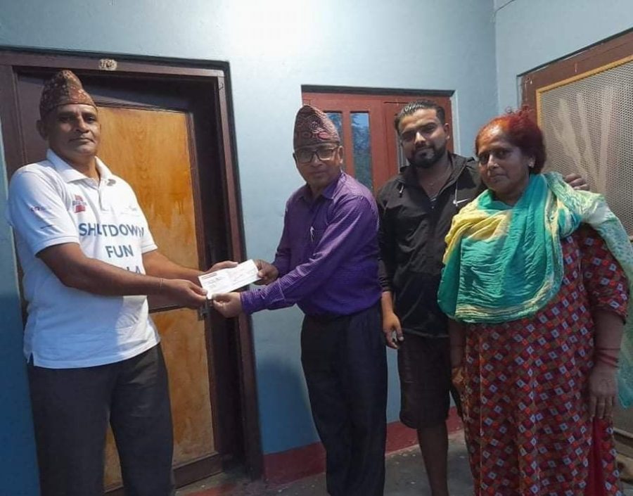 जन्मदिनको अवसरमा वडाध्यक्षद्वारा विद्यालयलाई  सहयोग हस्तान्तरण